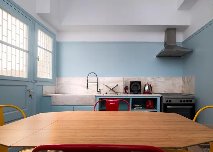 Vintage And Spacious 3Ba Next To Athens Ancient City Center
