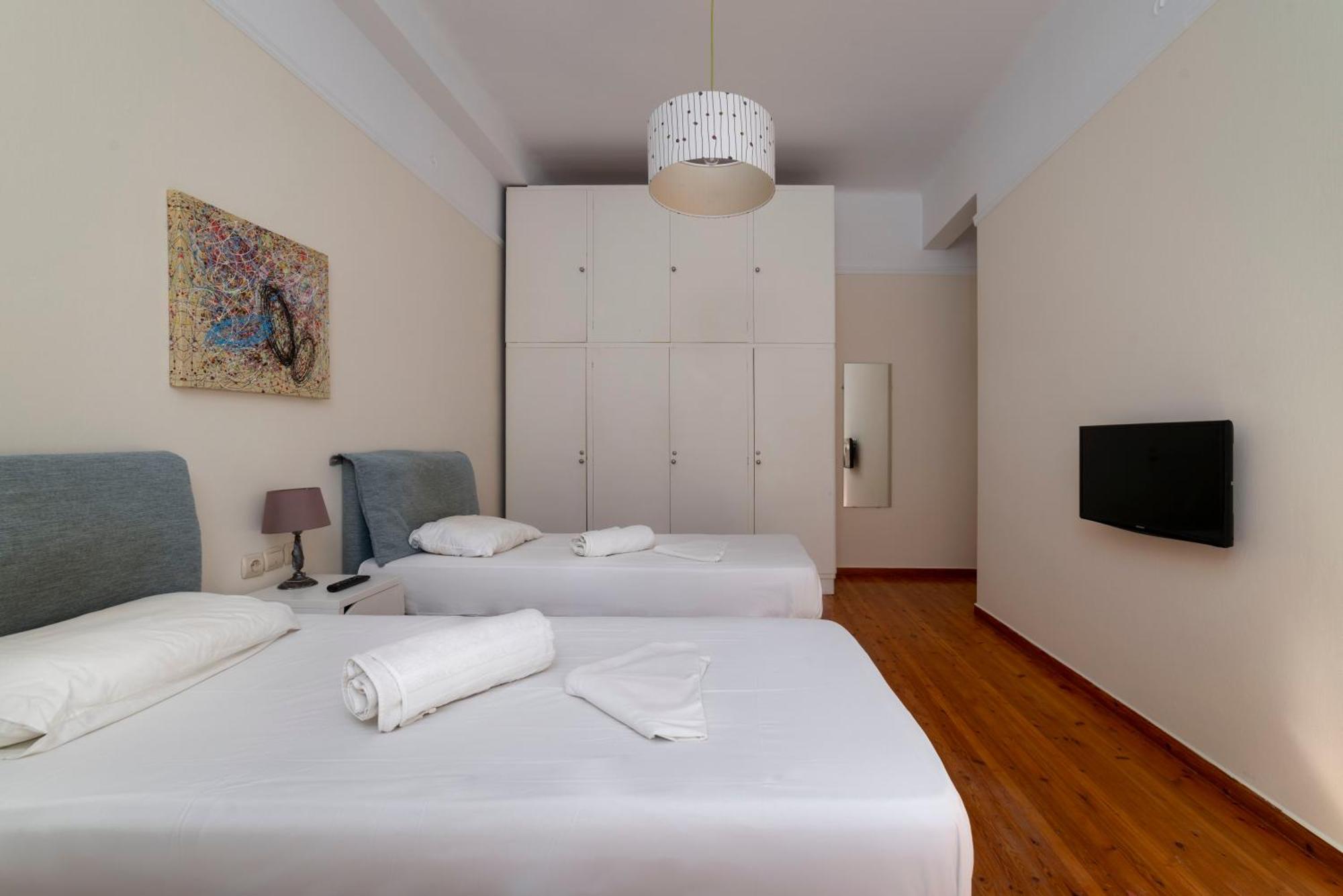 Vintage And Spacious 3ba Next To Ancient Center * Athens